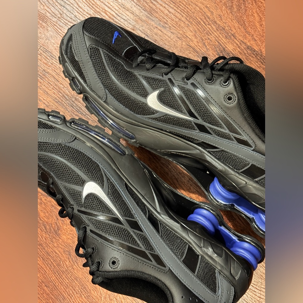 Nike size 11.5 - Picture 11 of 15
